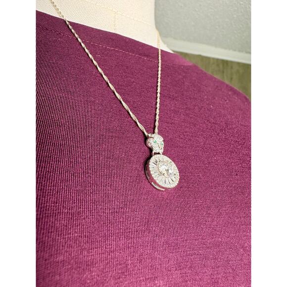 NEW - Exquisite AU750 Jaguar Moissanite Pendant + Chain - Picture 8 of 12